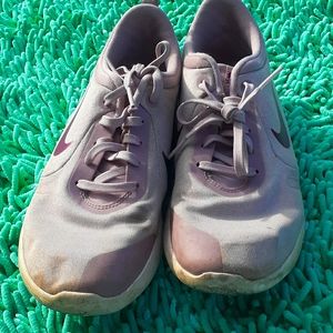 Womans Purple Nike Sneakers.